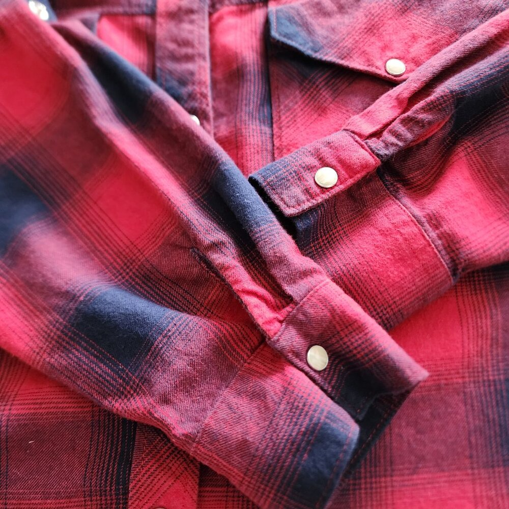 Zara red & navy plaid flannel shirt - Picture 3 of 9